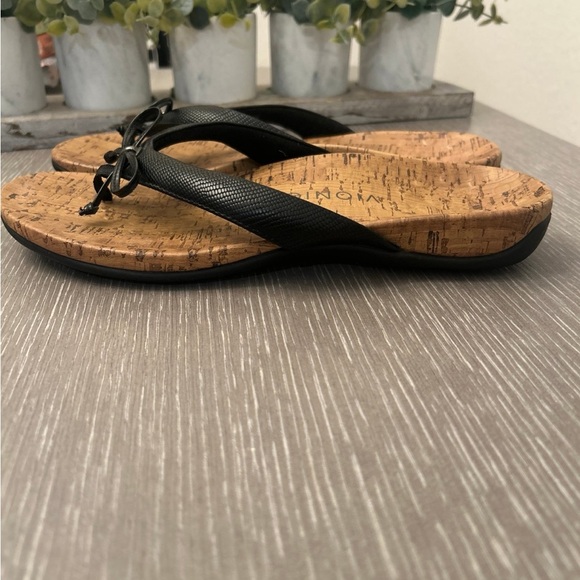 Vionic Womens Cassie Rock Sandals with Bow Accent black comfort walking size 10 - Picture 2 of 5